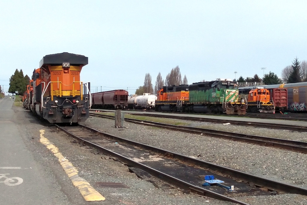 BNSF 3253